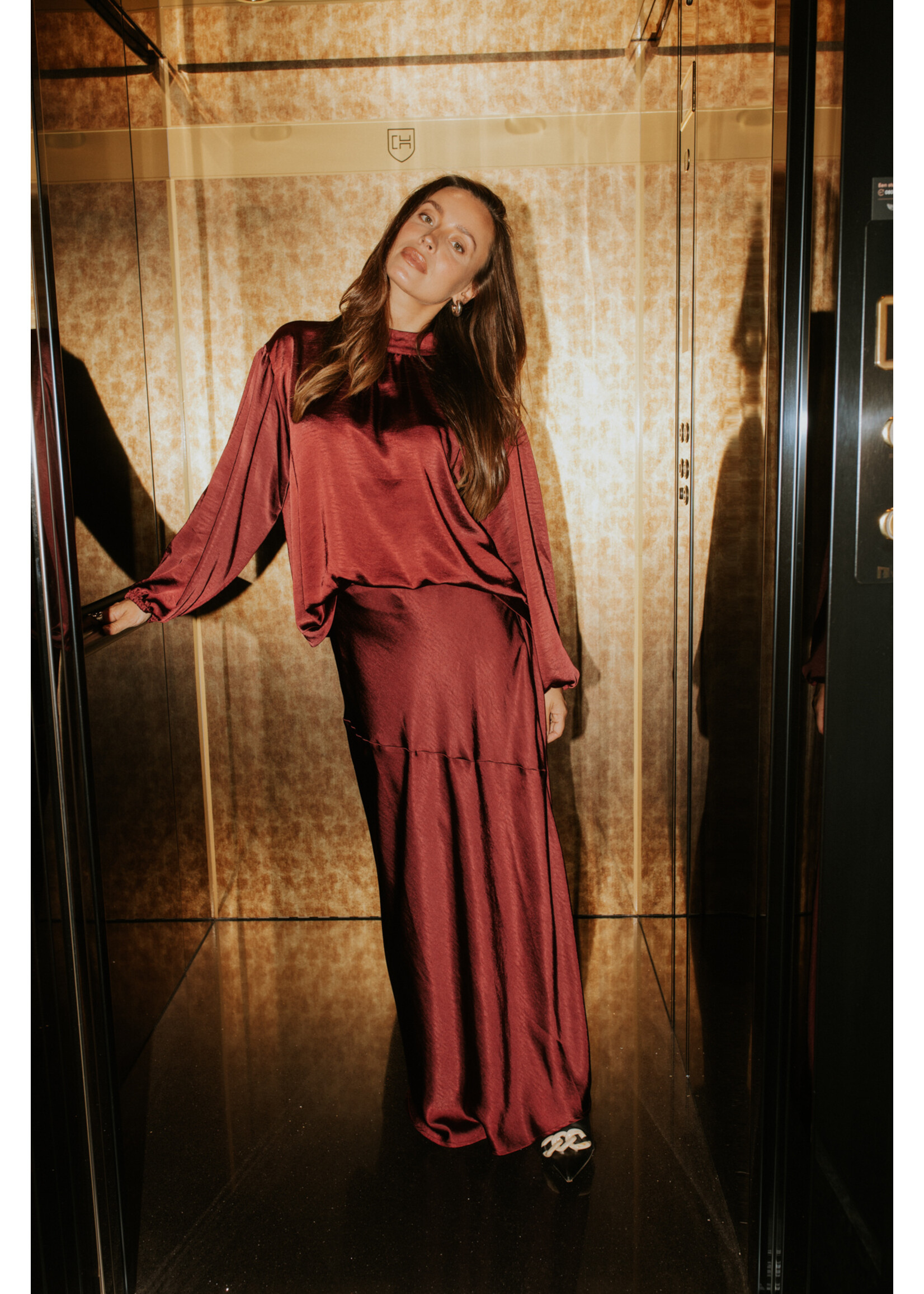 GISELE THE LABEL YALO SATIN SKIRT BURGUNDY
