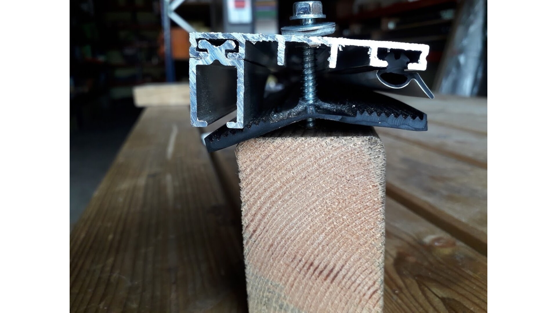 Polycarbonaat zijprofiel