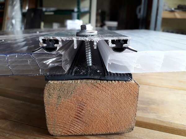 Polycarbonaat Tussenprofiel