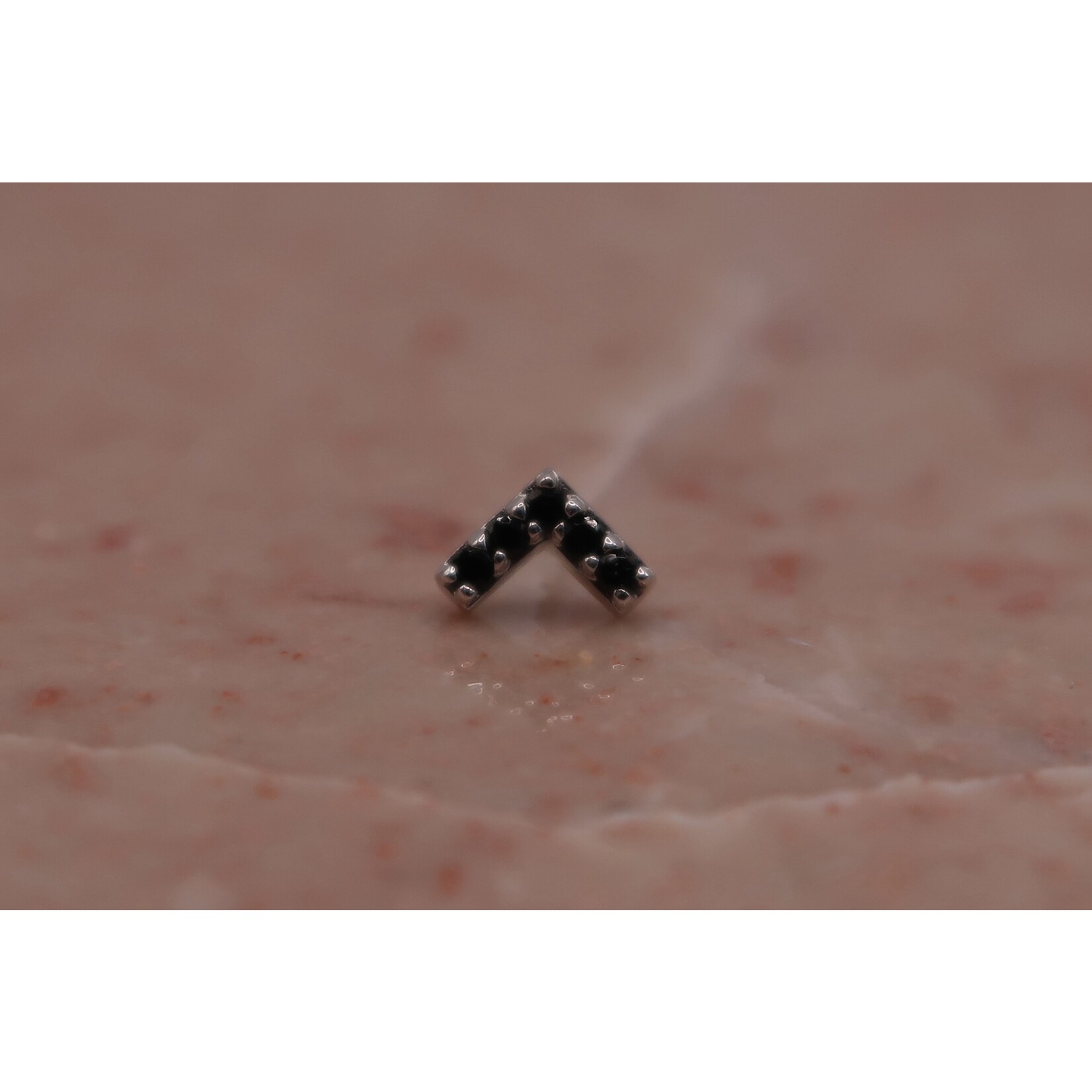Junipurr Chevron with black cubic zirconia 14k white gold