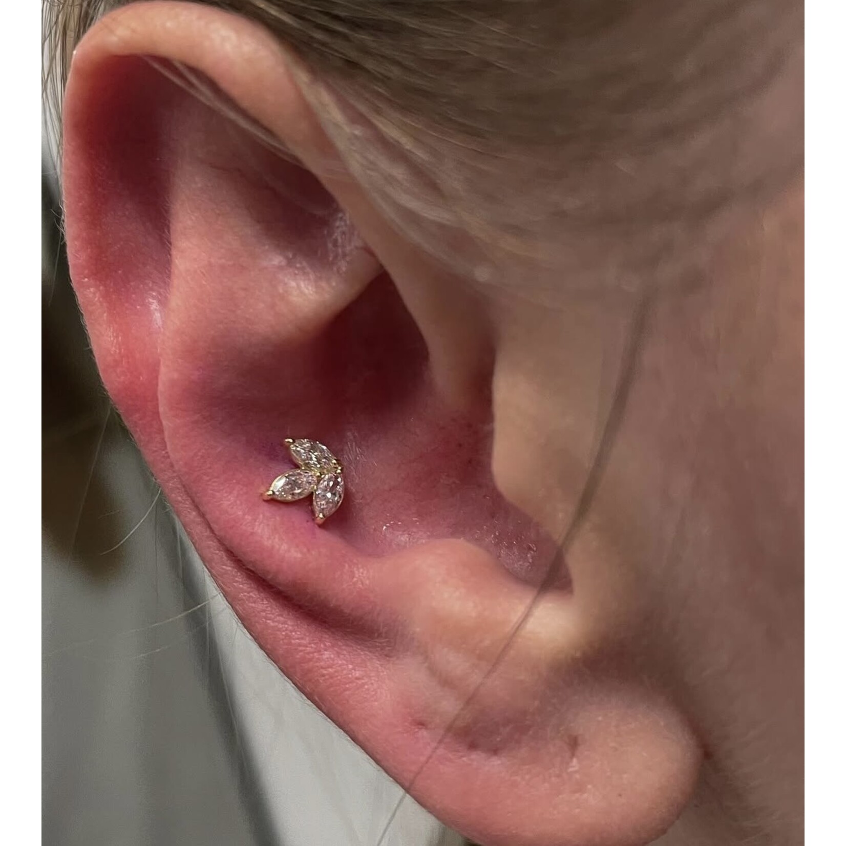 Lotus met marquise 3mm cubic zirconia 18k massief goud