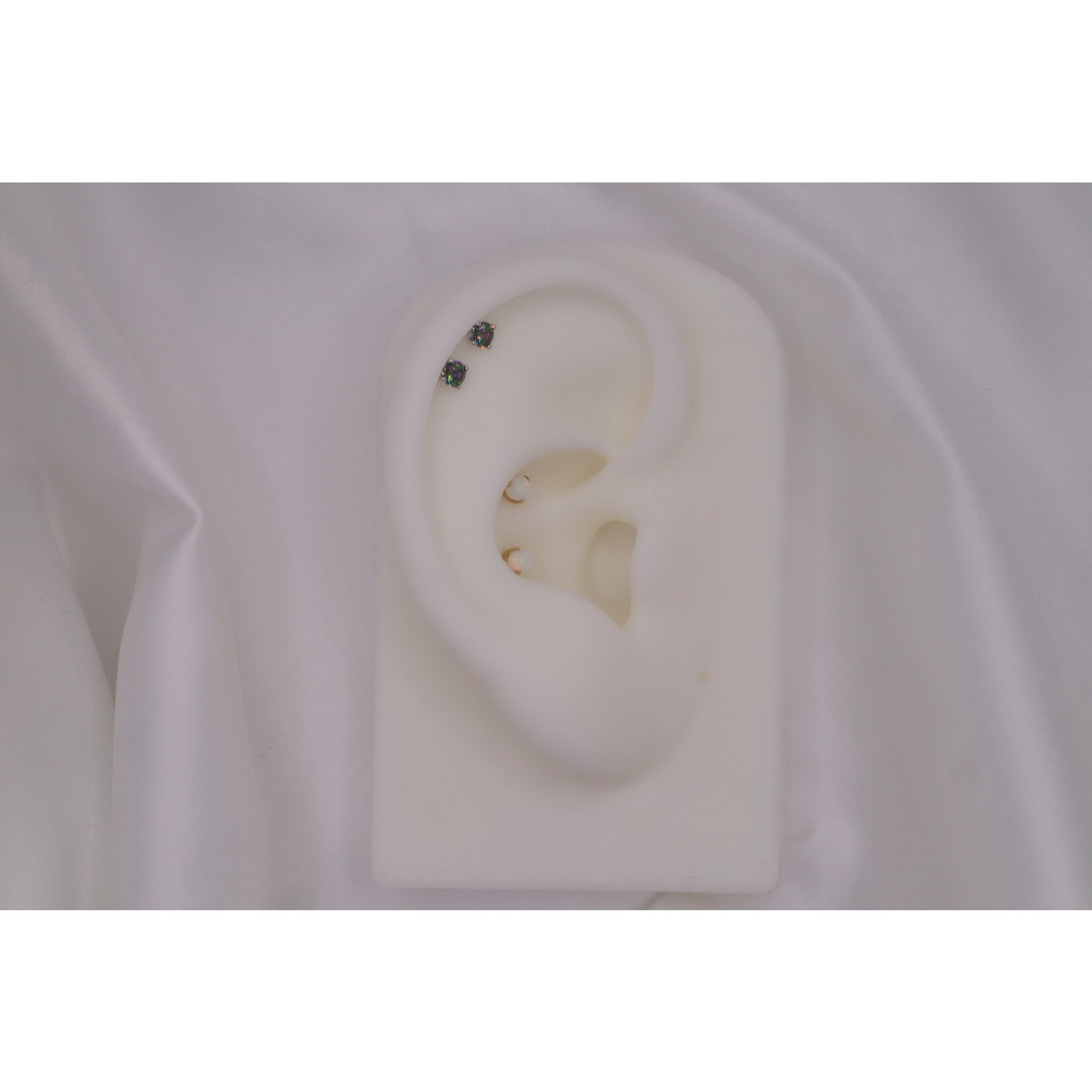 Junipurr Prong-Set ball met synthetische opaal, 3 mm, 14 karaat geelgoud