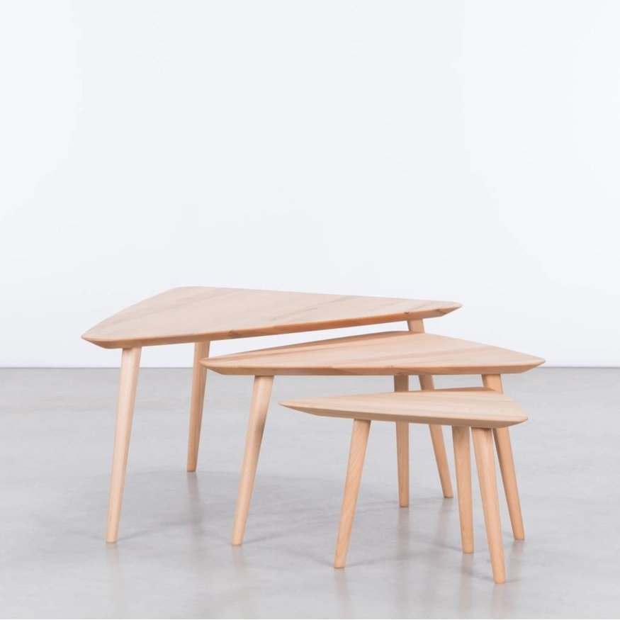 Driehoekige Houten Salontafel Tomrer Sav & Økse Driehoekige Houten Salontafel Tomrer