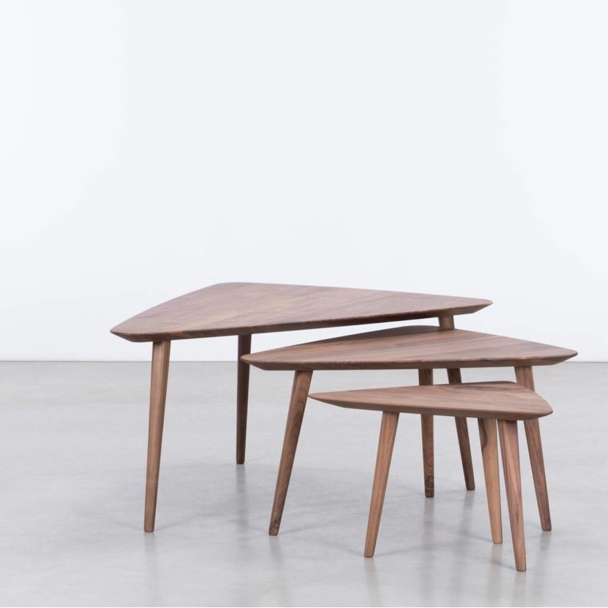 Driehoekige Houten Salontafel Tomrer Sav & Økse Driehoekige Houten Salontafel Tomrer
