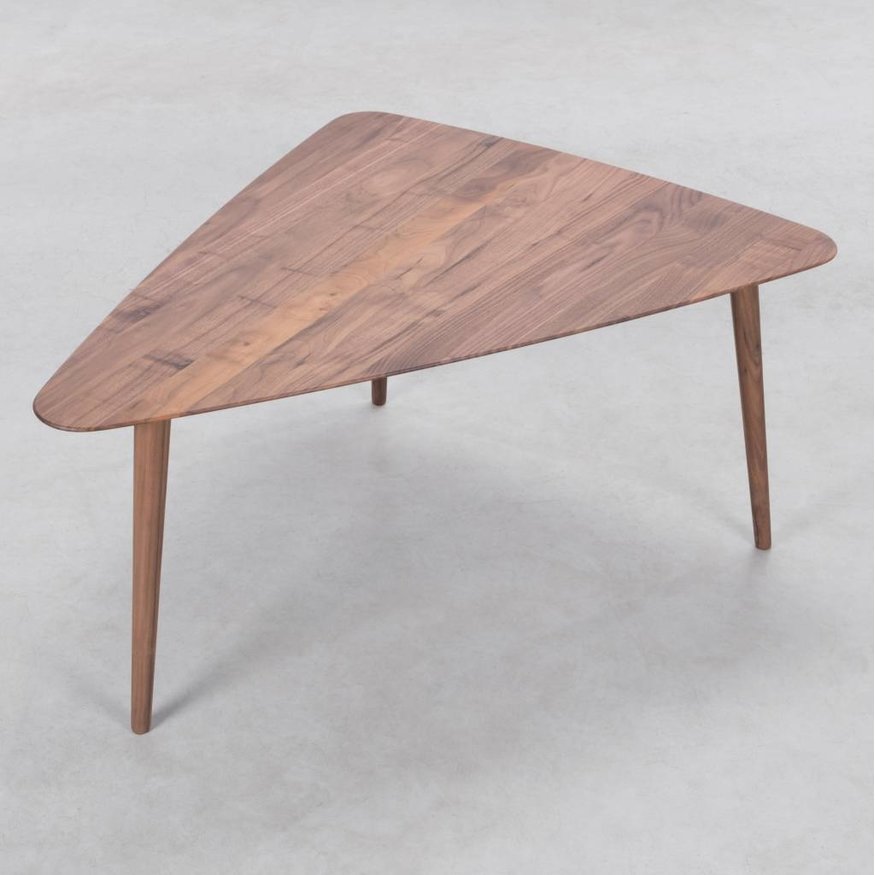 Driehoekige Houten Salontafel Tomrer Sav & Økse Driehoekige Houten Salontafel Tomrer