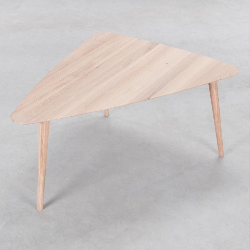 Driehoekige Houten Salontafel Tomrer Sav & Økse Driehoekige Houten Salontafel Tomrer