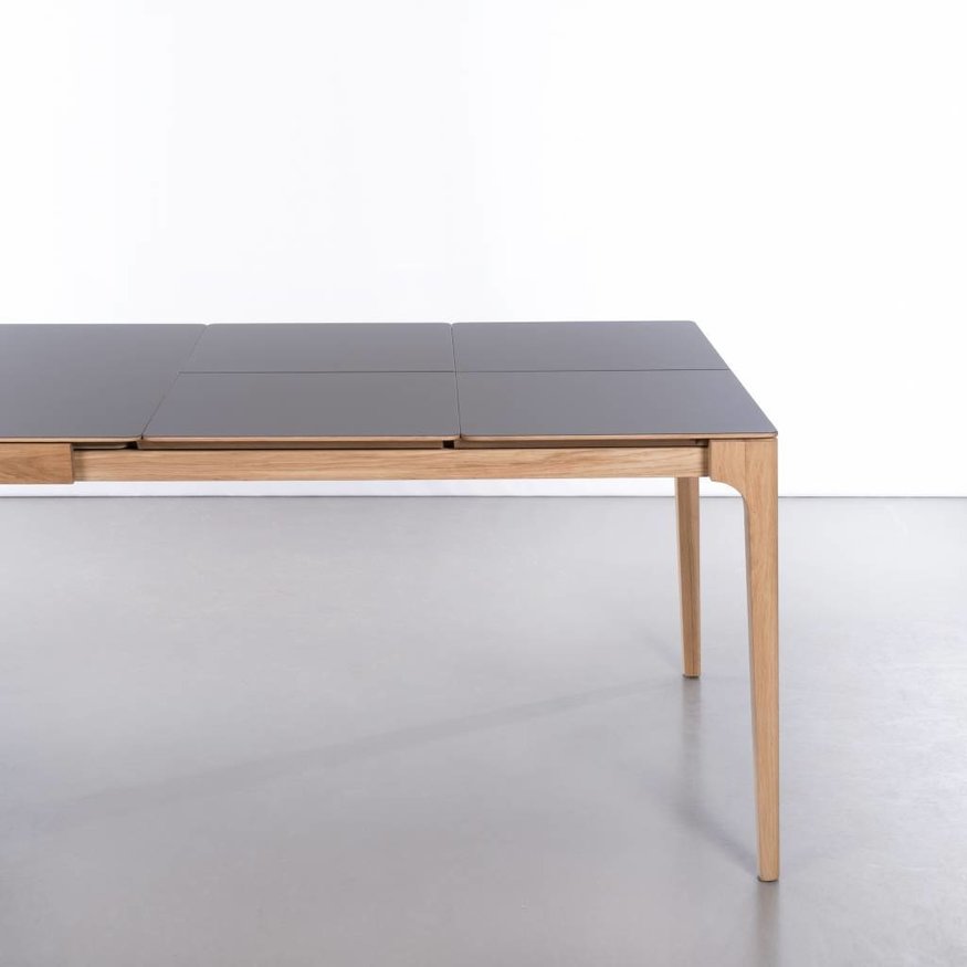 Sav & Økse Extendable Wooden Table Rikke