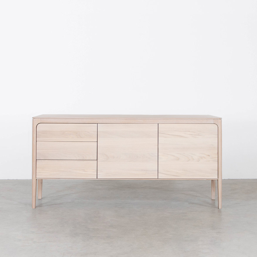 Scandinaisch Dressoir Rikke 3-Vak Sav & Økse Scandinaisch Dressoir Rikke 3-Vak