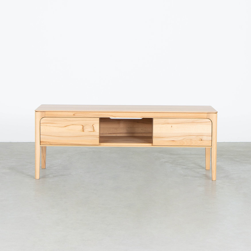 Scandinavisch TV-meubel Rikke Sav & Økse Scandinavisch TV-meubel Rikke