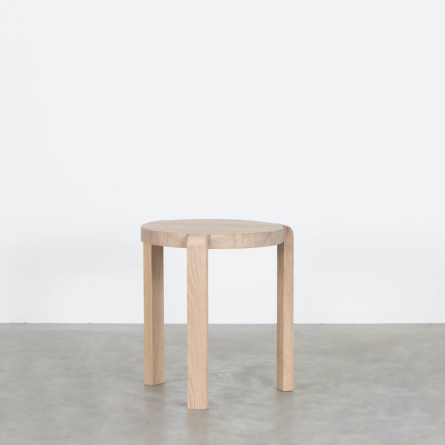 Sav & Økse Round Side Table Fraek