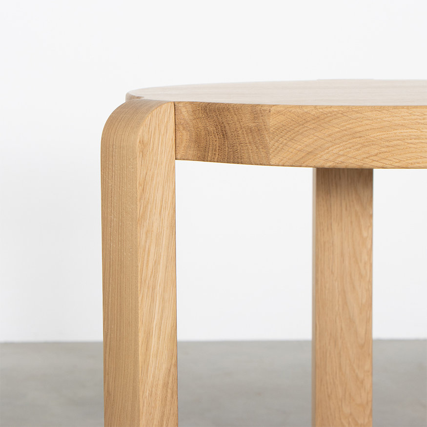 Sav & Økse Round Side Table Fraek