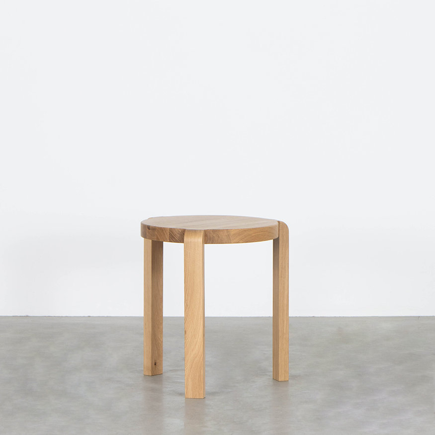 Sav & Økse Round Side Table Fraek