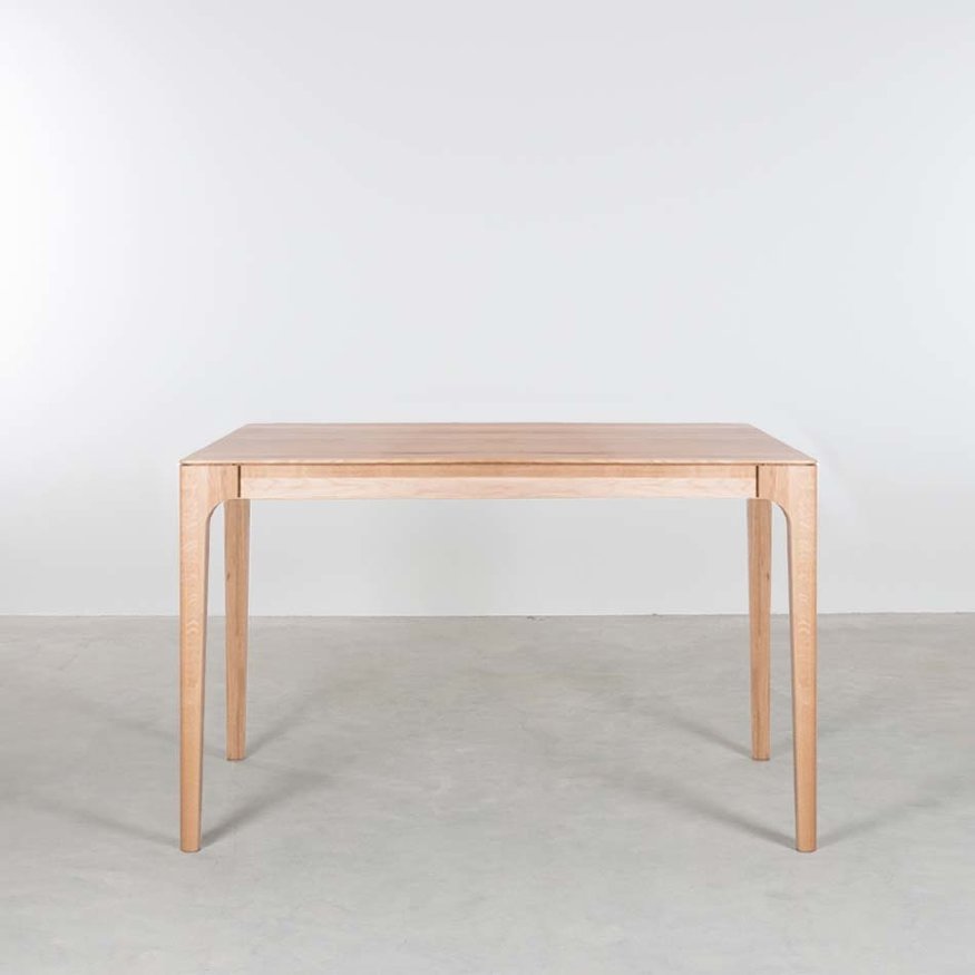 Scandinavian Desk Rikke Sav & Økse Scandinavian Desk Rikke