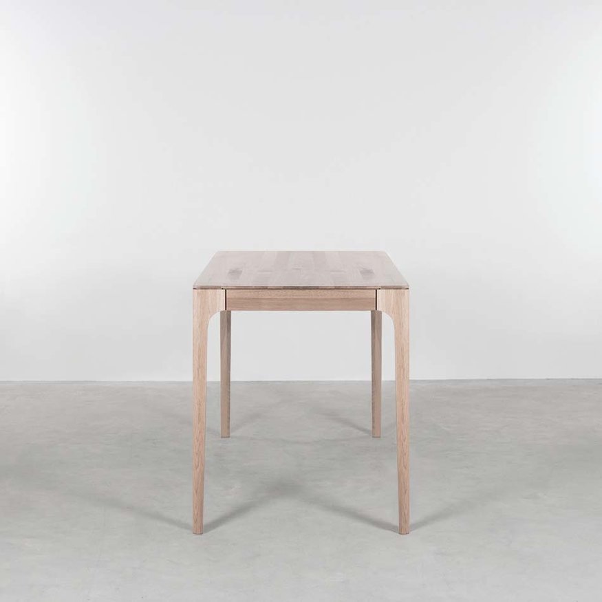 Scandinavian Desk Rikke Sav & Økse Scandinavian Desk Rikke