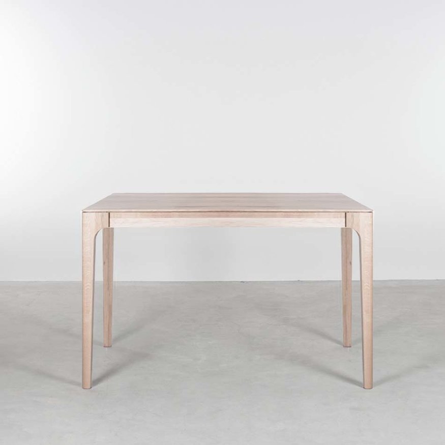 Scandinavian Desk Rikke Sav & Økse Scandinavian Desk Rikke