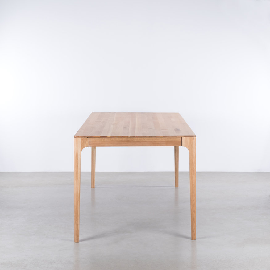 Scandinavian Dining Table Rikke Sav & Økse Scandinavian Dining Table Rikke