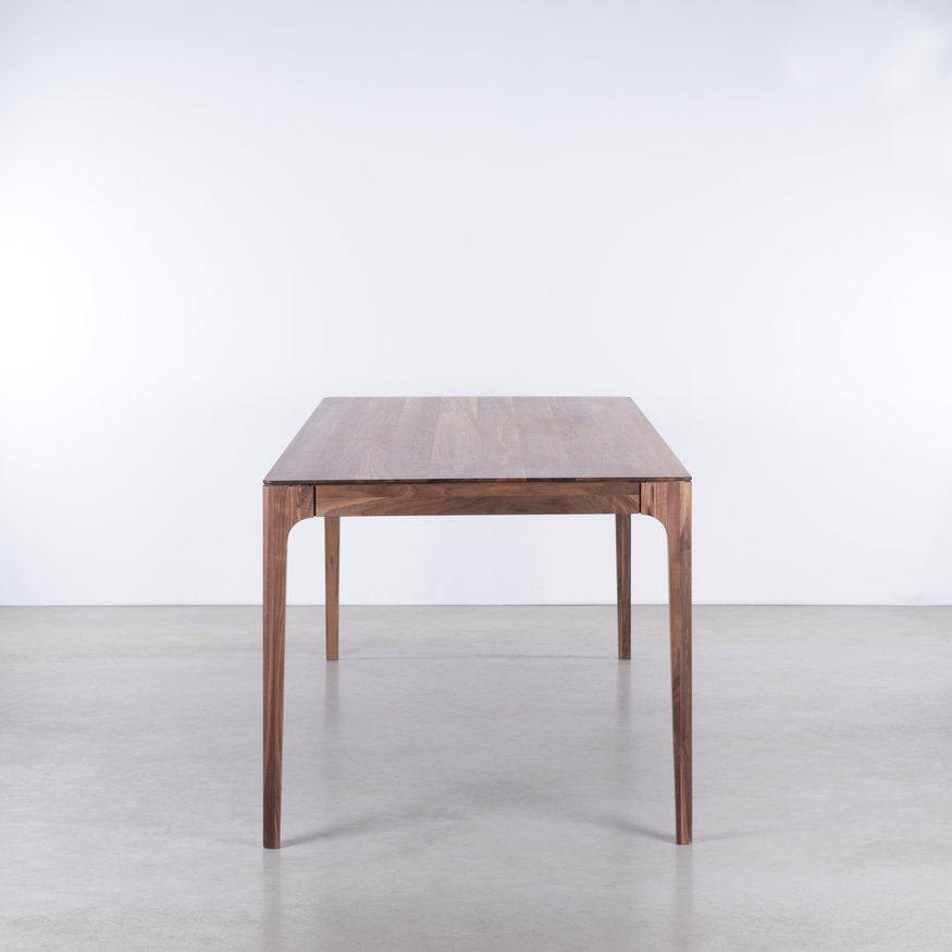 Scandinavian Dining Table Rikke Sav & Økse Scandinavian Dining Table Rikke