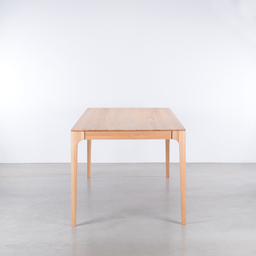 Scandinavian Dining Table Rikke Sav & Økse Scandinavian Dining Table Rikke