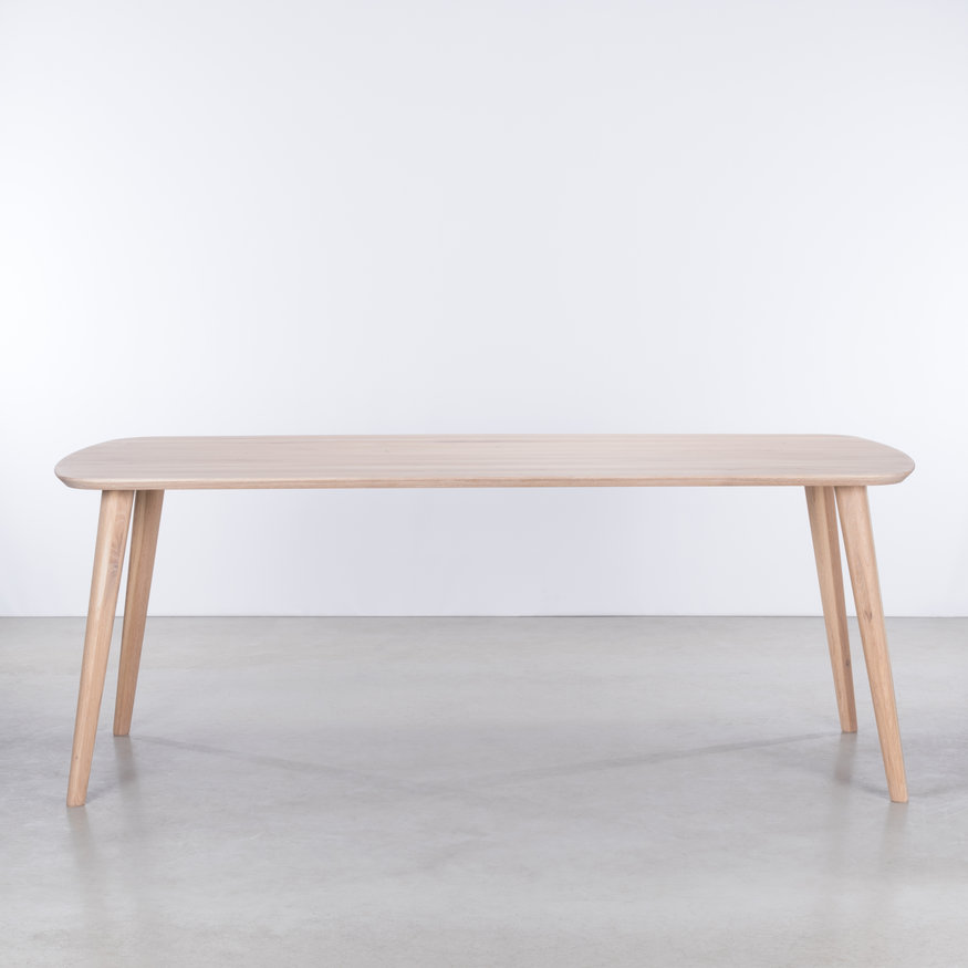 Scandinavian Dining Table Tomrer Sav & Økse Scandinavian Dining Table Tomrer
