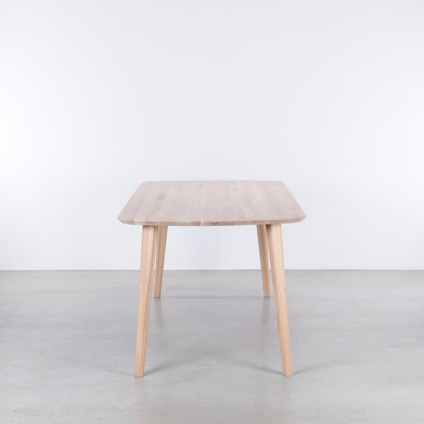 Sav & Økse Scandinavische Eettafel Tomrer