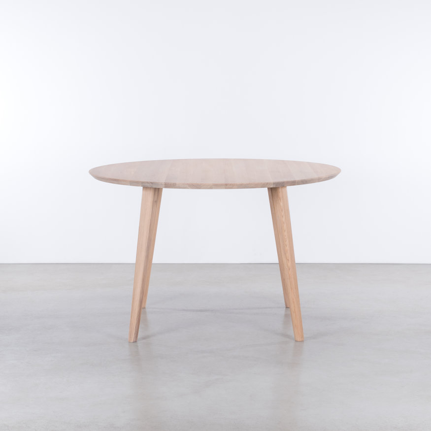 Sav & Økse Scandinavische Ronde Tafel Tomrer