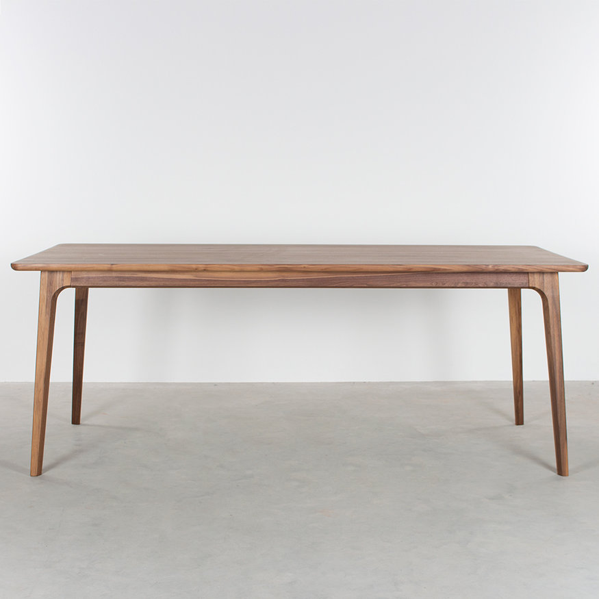 Sav & Økse Fjerre Table