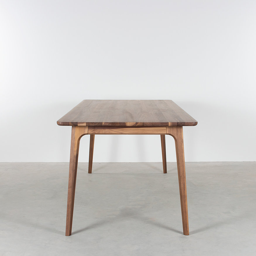 Scandinavian Dining Table Fjerre Sav & Økse Scandinavian Dining Table Fjerre