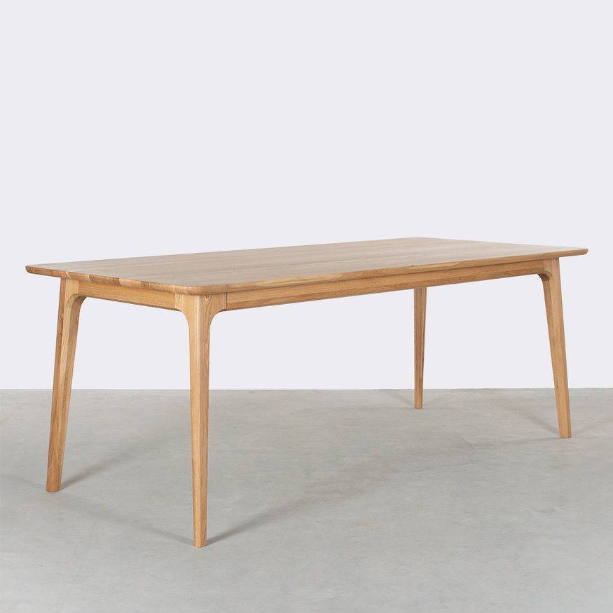 Scandinavian Dining Table Fjerre Sav & Økse Scandinavian Dining Table Fjerre
