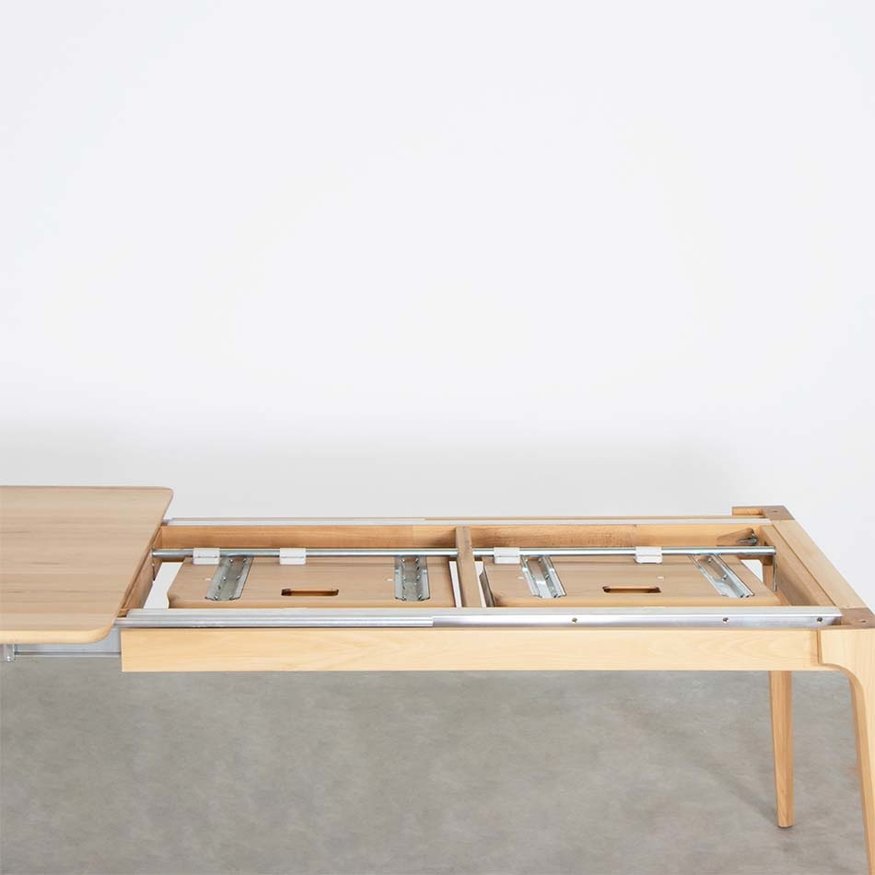 Sav & Økse Extendable Wooden Table Fjerre