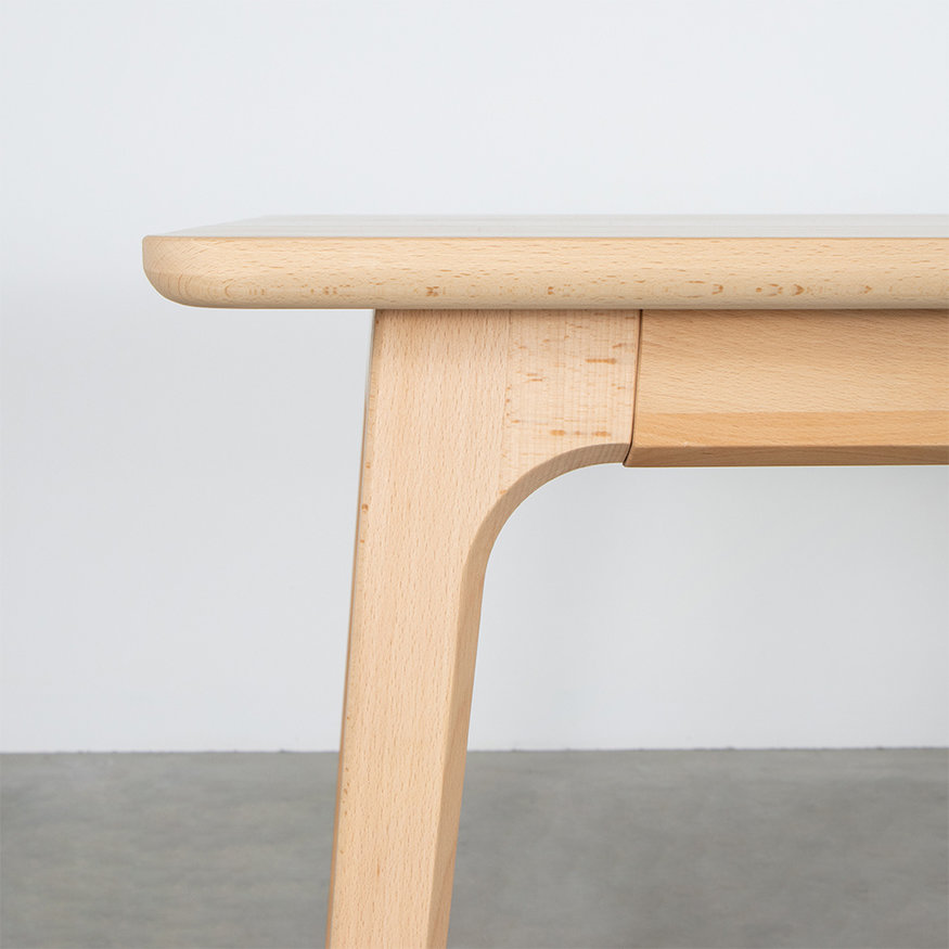Sav & Økse Extendable Wooden Table Fjerre