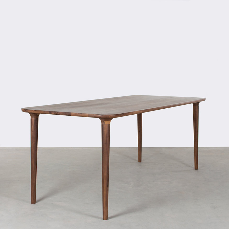 Scandinavian Dining Table Trompet Sav & Økse Scandinavian Dining Table Trompet