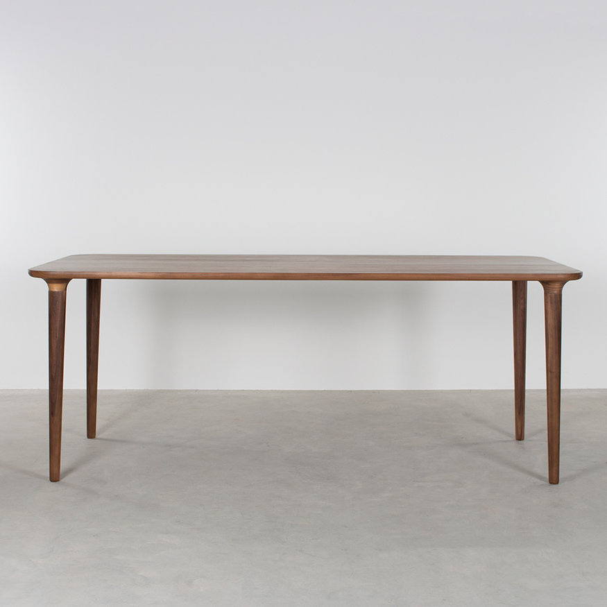 Scandinavian Dining Table Trompet Sav & Økse Scandinavian Dining Table Trompet