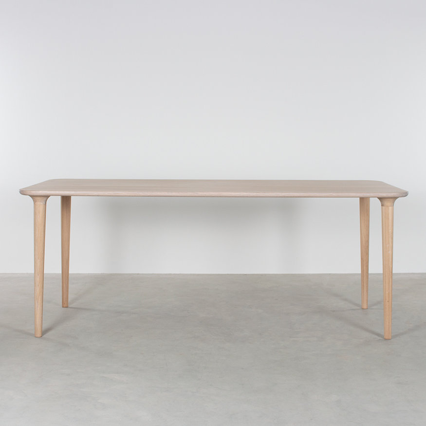 Sav & Økse Scandinavische Eettafel Trompet
