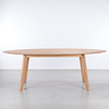 Sav & Økse Samt Oval Table