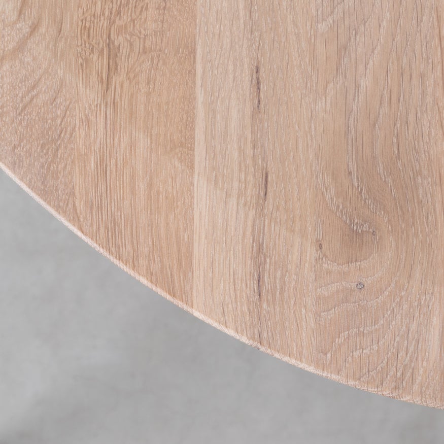 Sav & Økse Samt Oval Table