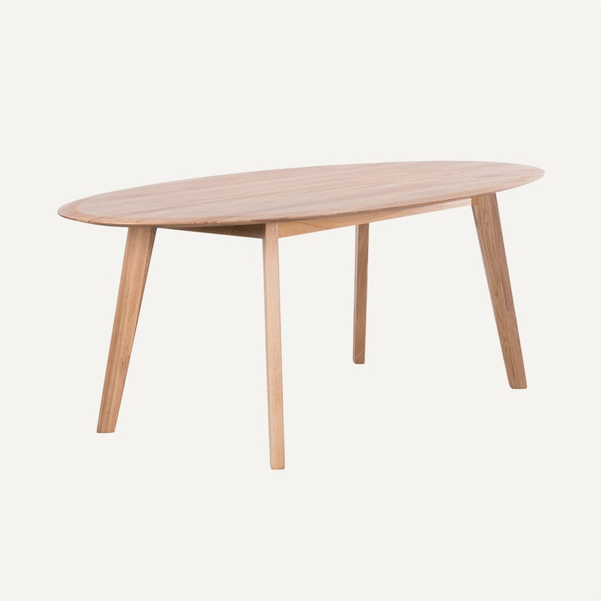 Sav & Økse Samt Oval Table