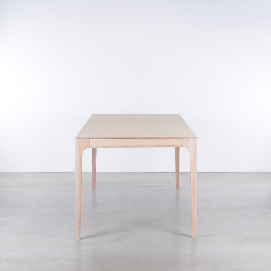 Extendable Wooden Table Rikke Sav & Økse Extendable Wooden Table Rikke