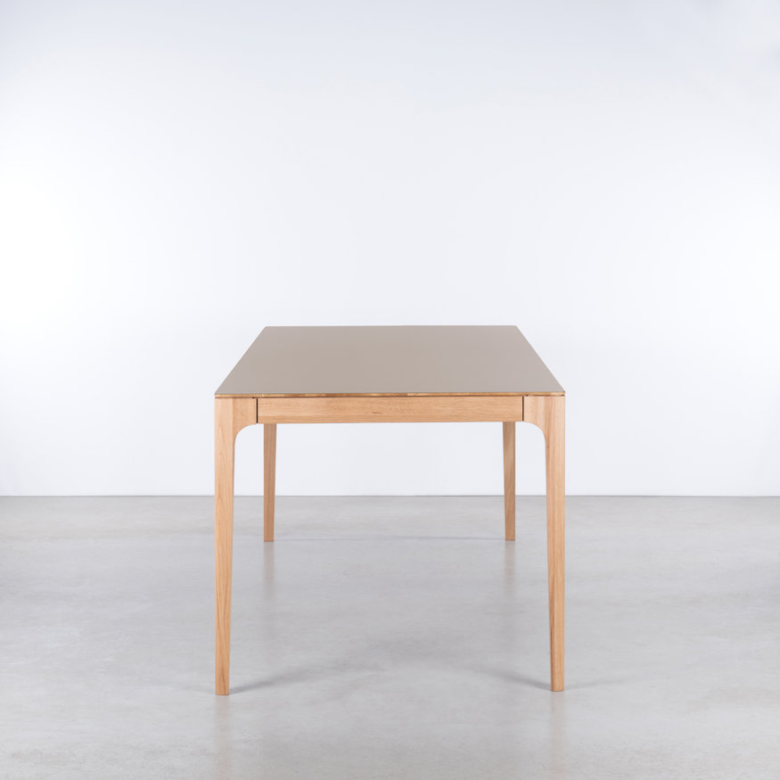 Extendable Wooden Table Rikke Sav & Økse Extendable Wooden Table Rikke