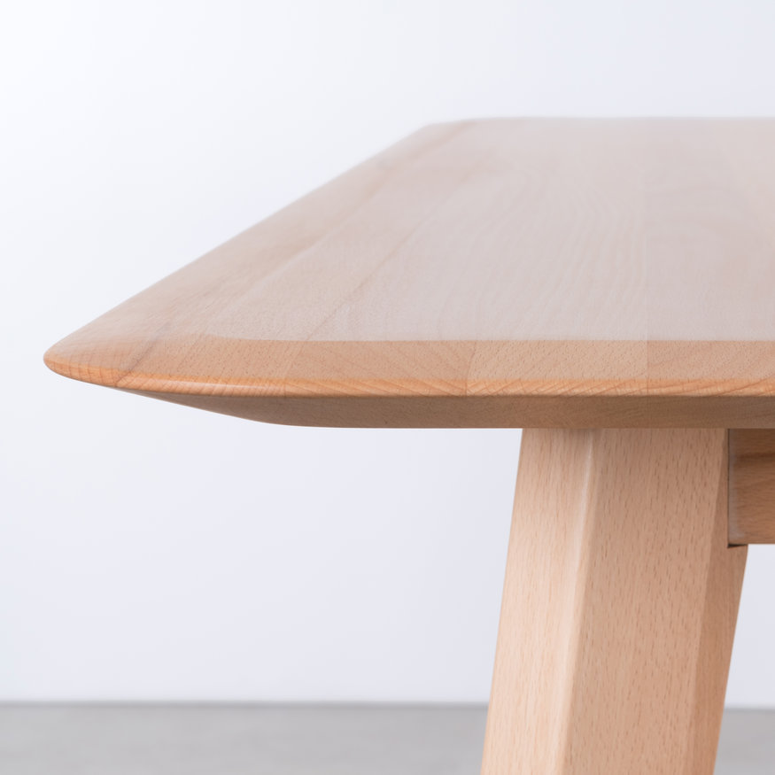 Scandinavian Dining Table Samt Sav & Økse Scandinavian Dining Table Samt