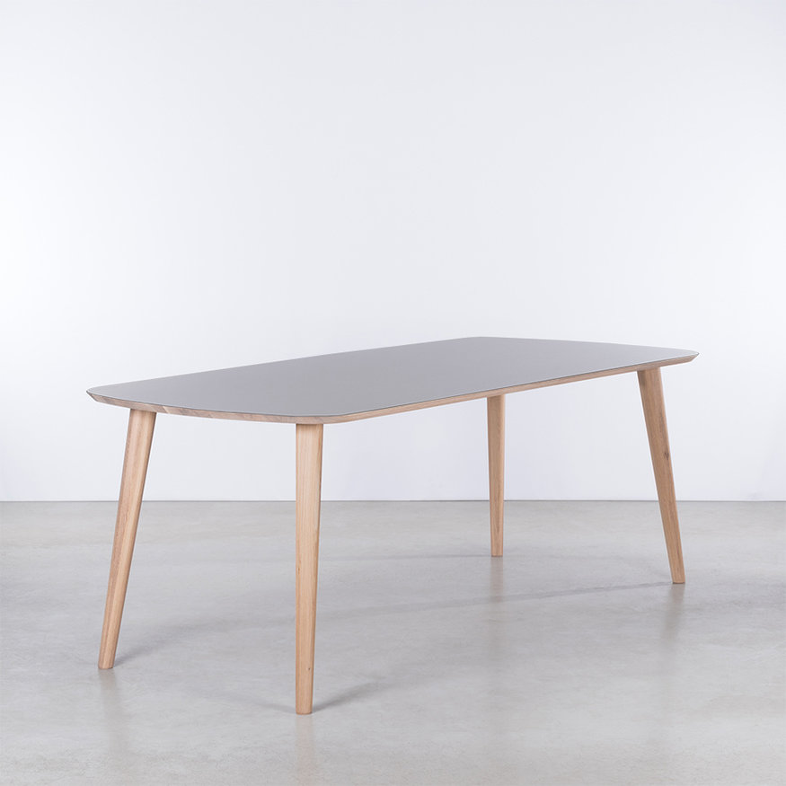 Scandinavische Eettafel Tomrer Sav & Økse Scandinavische Eettafel Tomrer