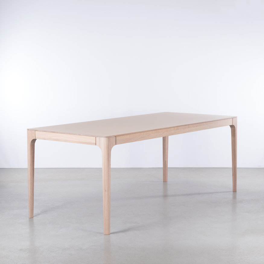 Scandinavian Dining Table Rikke Sav & Økse Scandinavian Dining Table Rikke