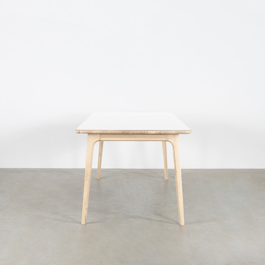 Sav & Økse Scandinavische Eettafel Fjerre