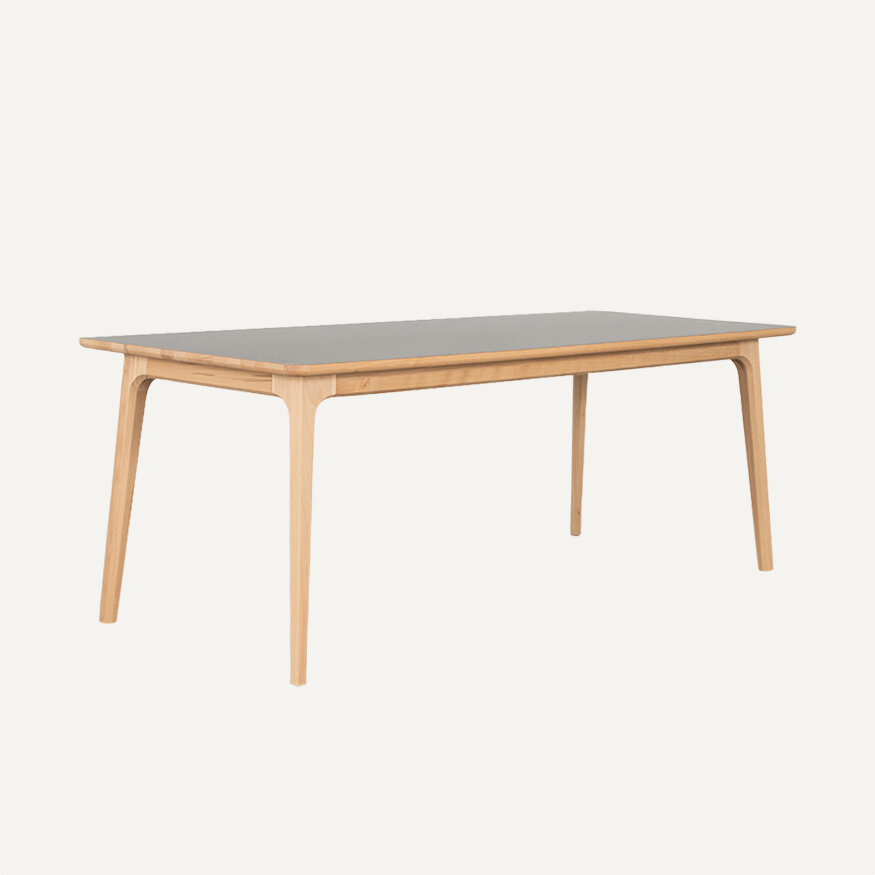 Sav & Økse Fjerre Table