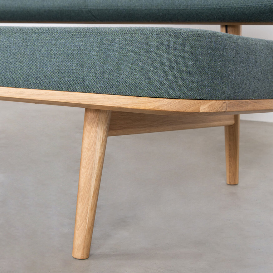 Scandinavian Wooden Zitbank Olger Sav & Økse Scandinavian Wooden Zitbank Olger