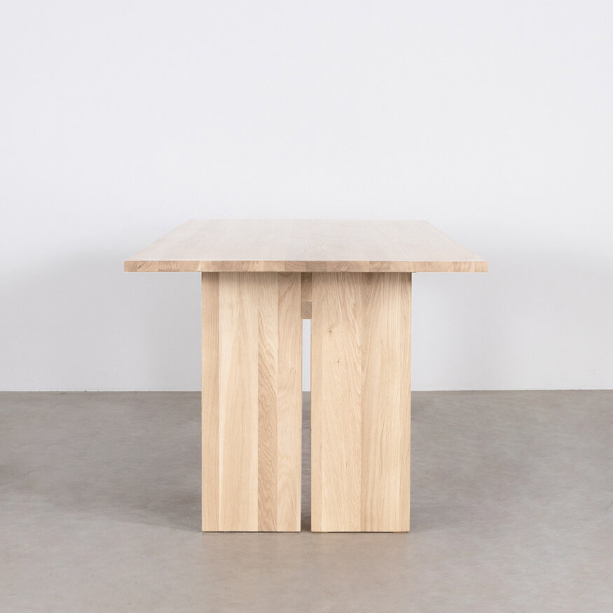 Scandinavische Eettafel Julma Sav & Økse Scandinavische Eettafel Julma