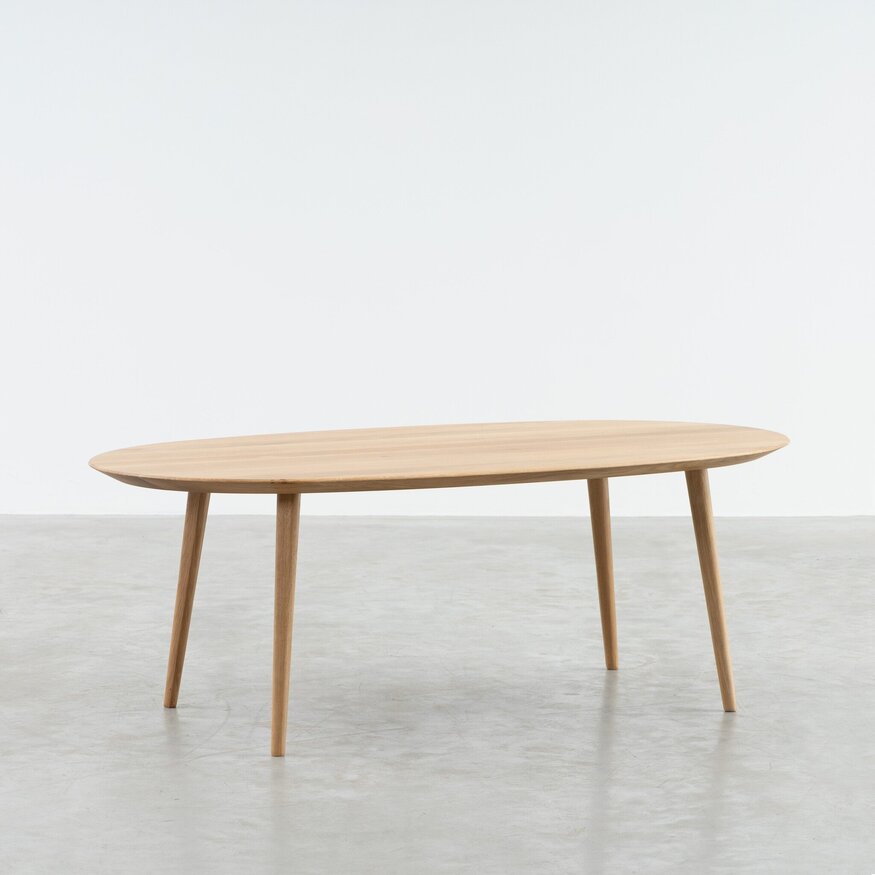Scandinavian Oval Coffee Table Tomrer Sav & Økse Scandinavian Oval Coffee Table Tomrer