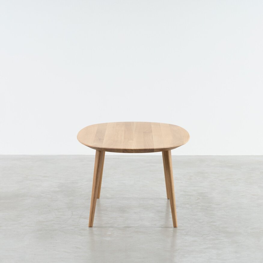 Scandinavian Oval Coffee Table Tomrer Sav & Økse Scandinavian Oval Coffee Table Tomrer