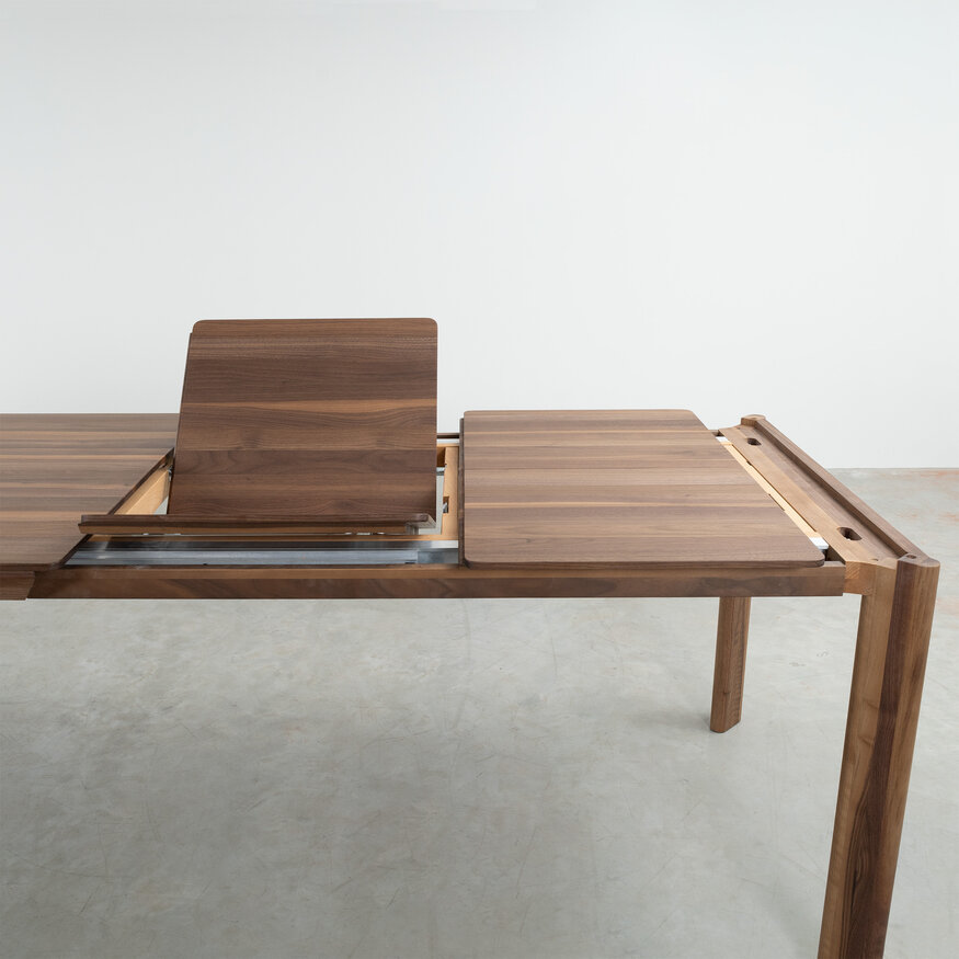 Scandinavian Extendable Table Eevi Sav & Økse Scandinavian Extendable Table Eevi