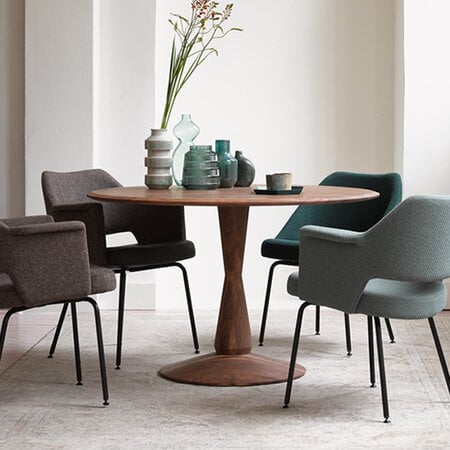 Round dining tables