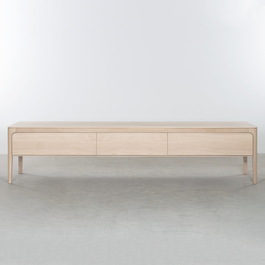 Sav & Økse Scandinavian TV Cabinet Rikke with 3 drawers